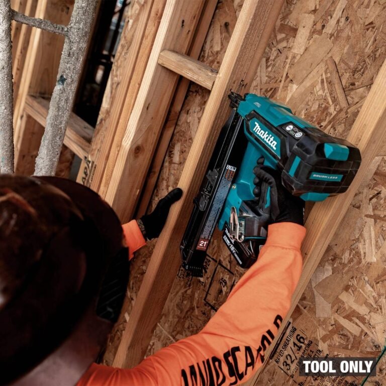 Makita XNB03Z 18V LXT Cordless 21-Degree Full Round Head 3-1/2-in. Framing Nailer, Tool Only