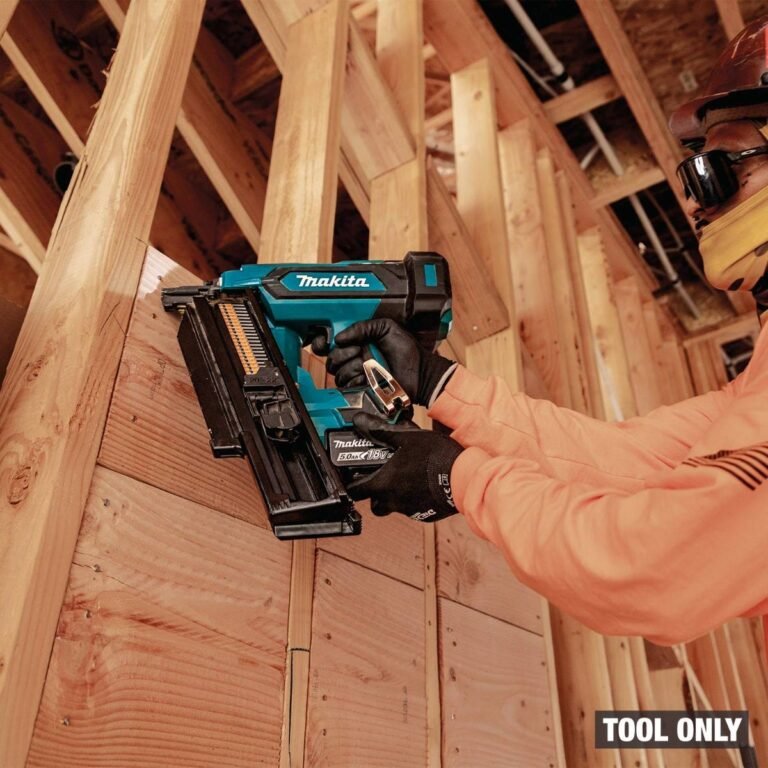 Makita XNB03Z 18V LXT Cordless 21-Degree Full Round Head 3-1/2-in. Framing Nailer, Tool Only