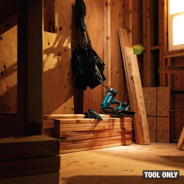 Makita XNB03Z 18V LXT Cordless 21-Degree Full Round Head 3-1/2-in. Framing Nailer, Tool Only