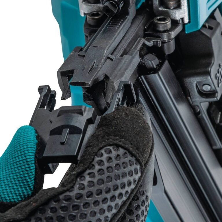 Makita XNB03Z 18V LXT Cordless 21-Degree Full Round Head 3-1/2-in. Framing Nailer, Tool Only