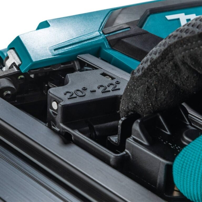 Makita XNB03Z 18V LXT Cordless 21-Degree Full Round Head 3-1/2-in. Framing Nailer, Tool Only