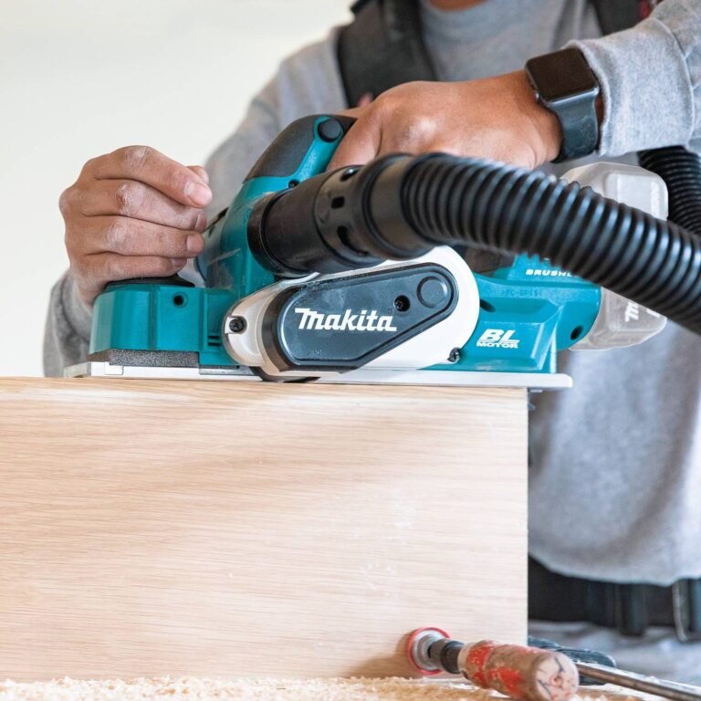 Makita XPK02Z 18V LXT Lithium-Ion Brushless Cordless 3-1/4″ Planer, AWS Capable, Tool Only