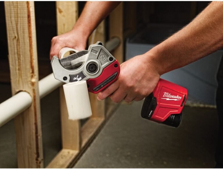 Milwaukee 2470-21 M12 Cordless PVC Shear 1.5Ah Kit