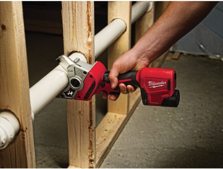 Milwaukee 2470-21 M12 Cordless PVC Shear 1.5Ah Kit