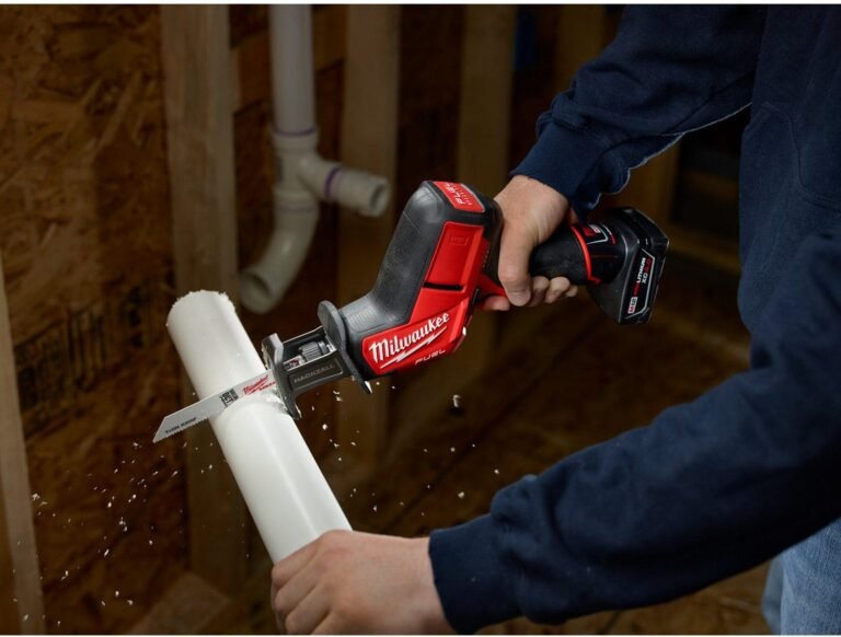 Milwaukee 2520-21XC M12 FUEL Brushless Hacksaw Reciprocating Sawzall 4.0Ah Kit