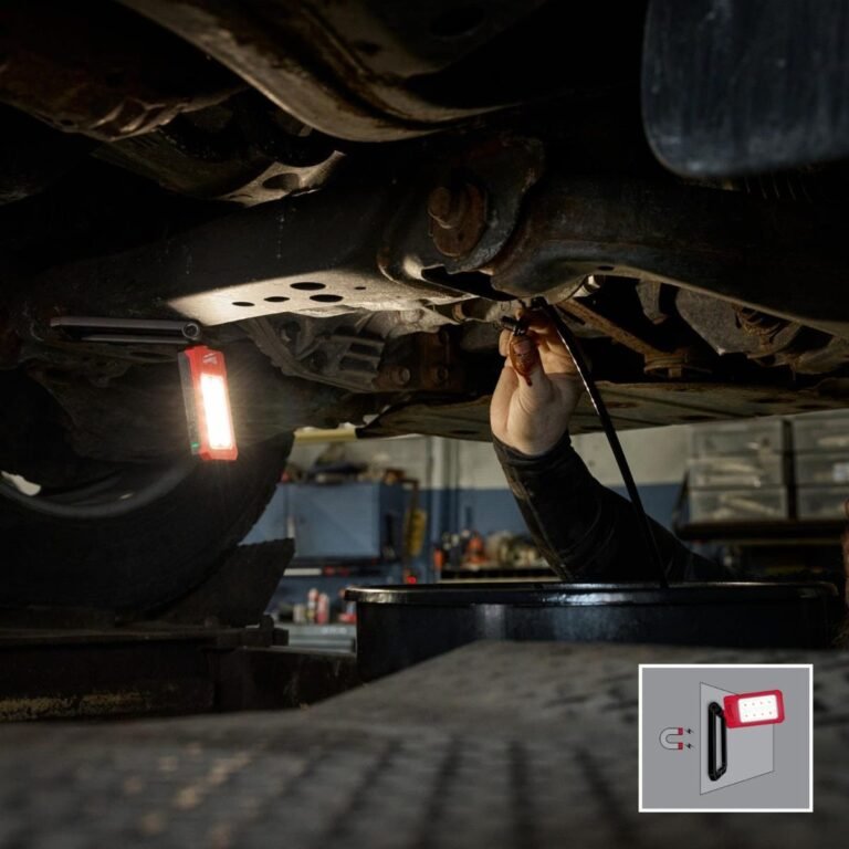 Milwaukee 2013R USB Rechargeable Low-Profile Magnetic 500-Lumen Task Light