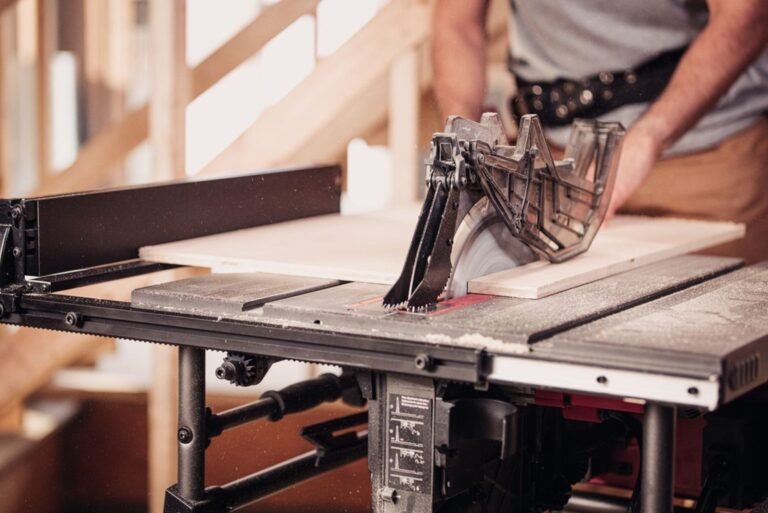 SKIL TS6307-00 Corded 15-Amp 10″ Portable Table Saw