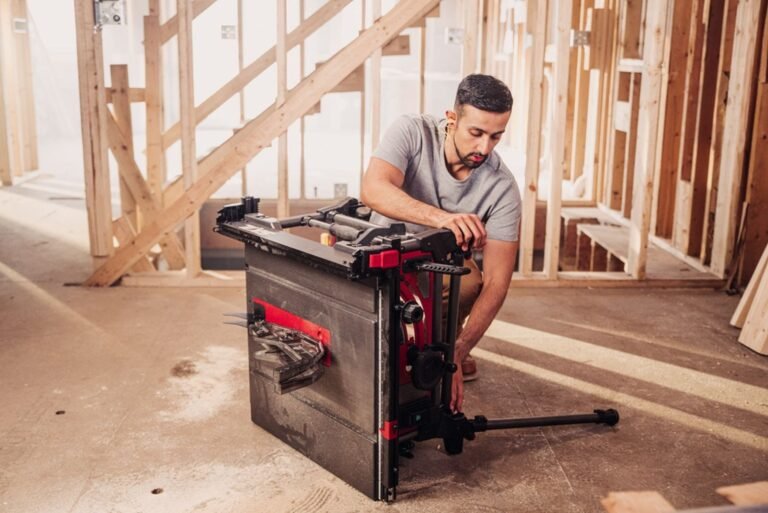 SKIL TS6307-00 Corded 15-Amp 10″ Portable Table Saw