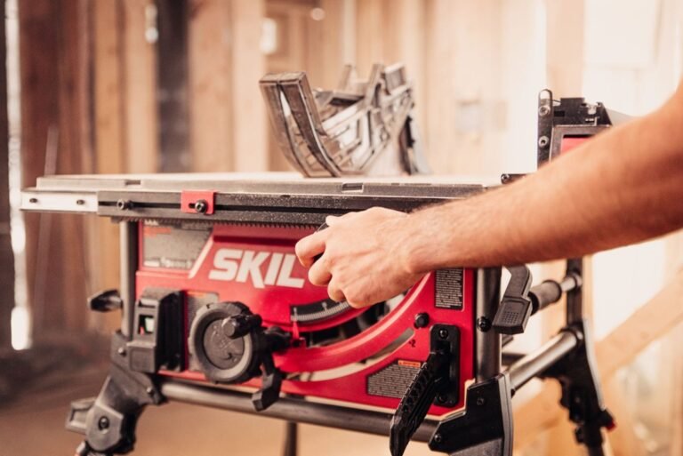 SKIL TS6307-00 Corded 15-Amp 10″ Portable Table Saw