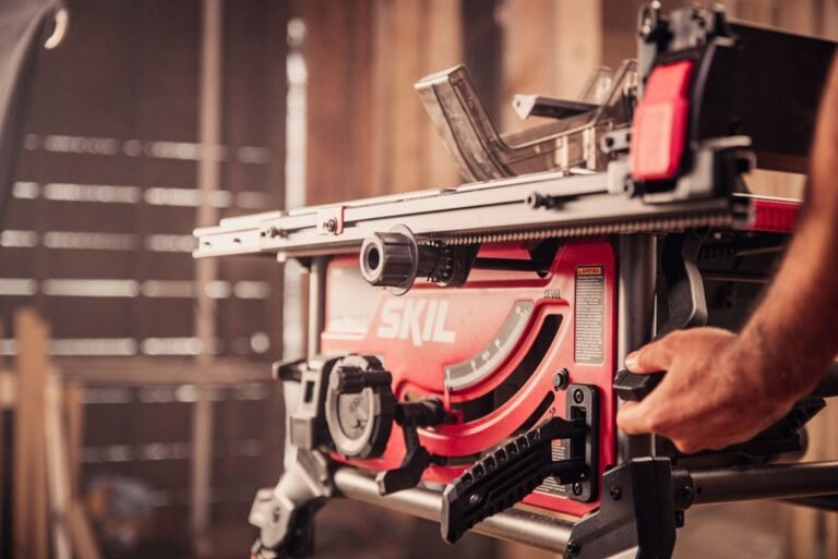 SKIL TS6307-00 Corded 15-Amp 10″ Portable Table Saw